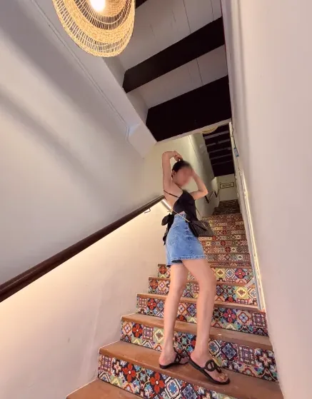 Agnes, 30