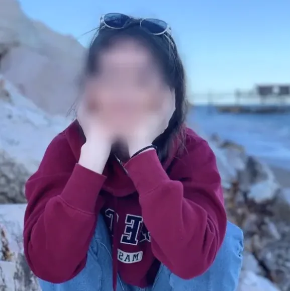 Amalie, 32