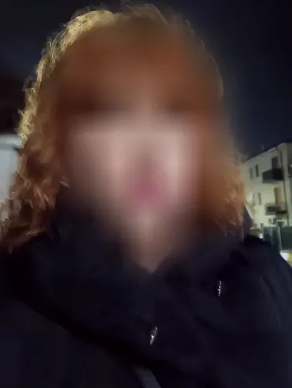 Amira, 40