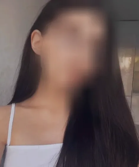 Astrid, 23