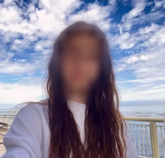 Camilla, 27