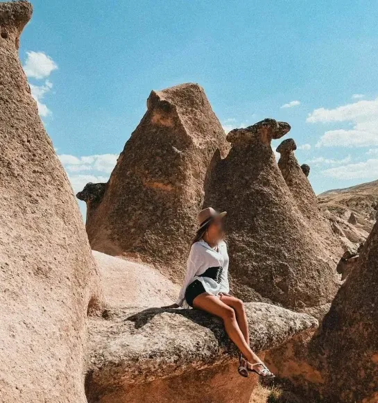 Camilla, 28