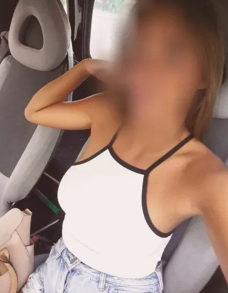 Cecilie, 36