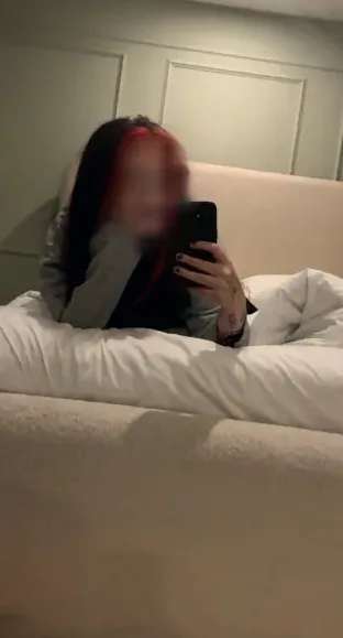 Elif, 20