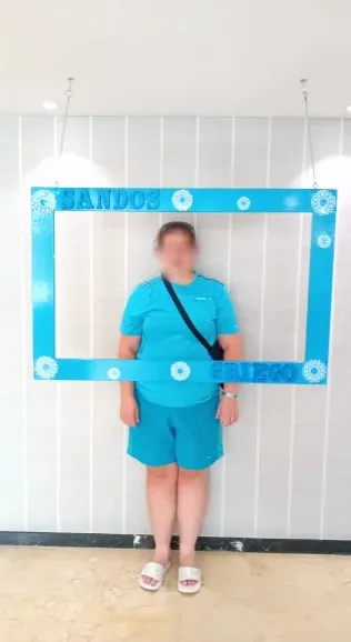 Ella, 35