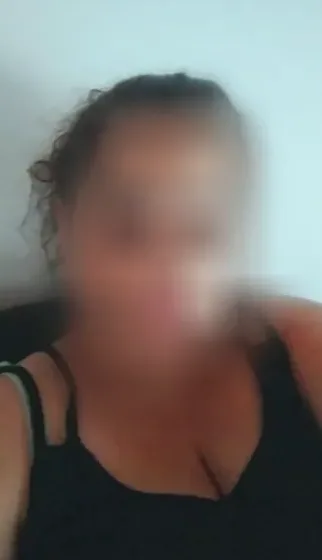 Emina, 33