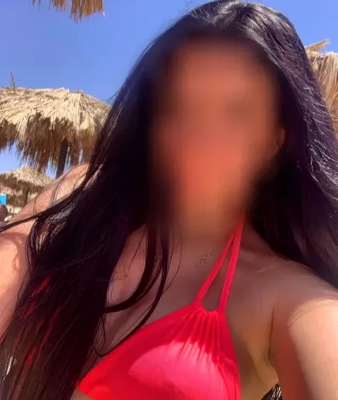 Emina, 31