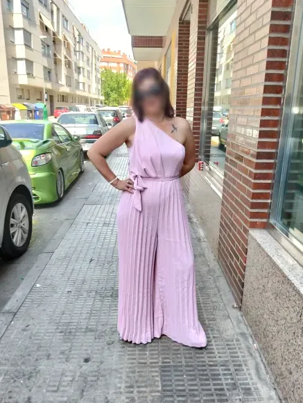 Ivana, 39