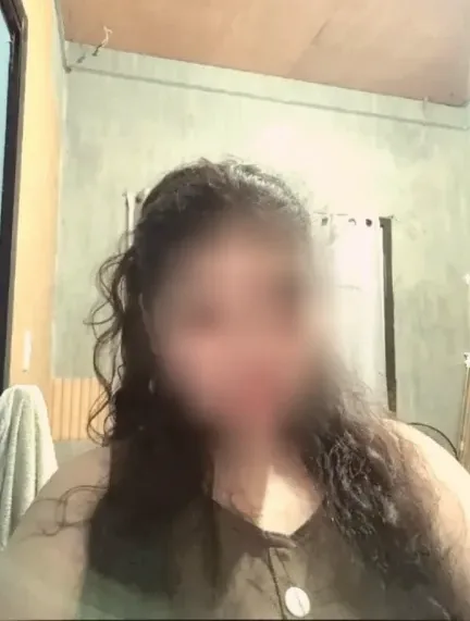 Louise, 20