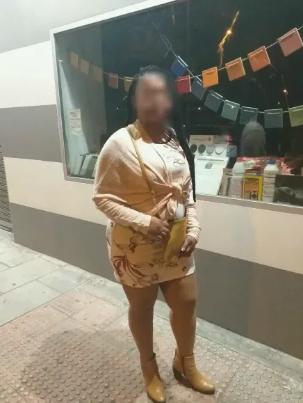 Sara, 25