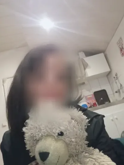 Sofia, 37