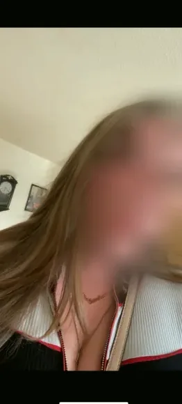 Tina, 25