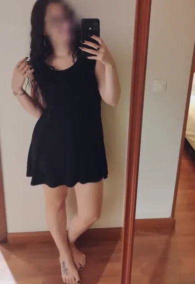 Zeynep, 29