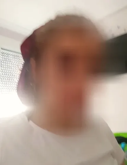 Zeynep, 28